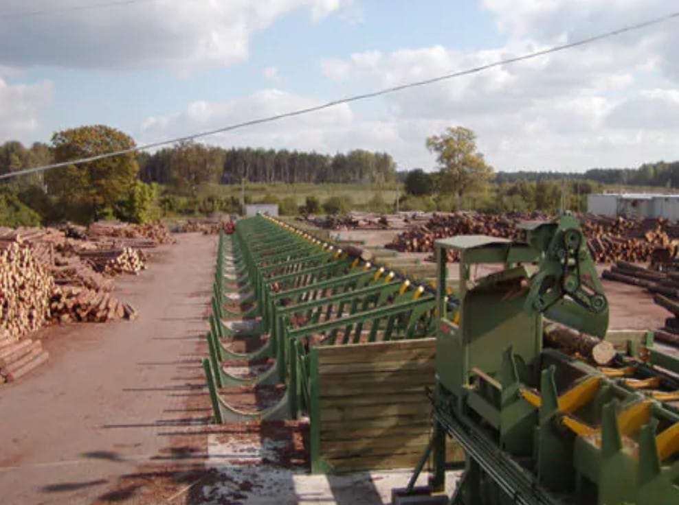 Mechanizacja tartaków – jak zwiększyć wydajność bez przebudowy całej linii? Mechanizacja tartaków – jak zwiększyć wydajność bez przebudowy całej linii?