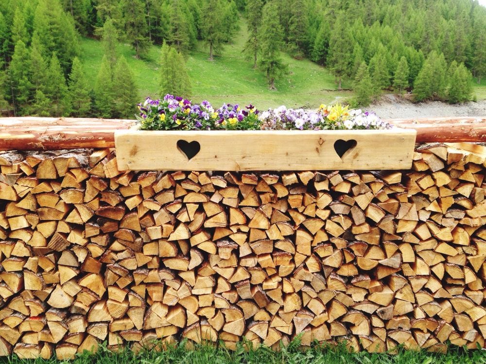 Przechowywanie drewna w ogrodzie jakprzechowacdrewnowogrodzie