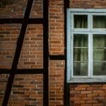 Drewniano-ceglany dom w stylu szachulcowym z BrazylII