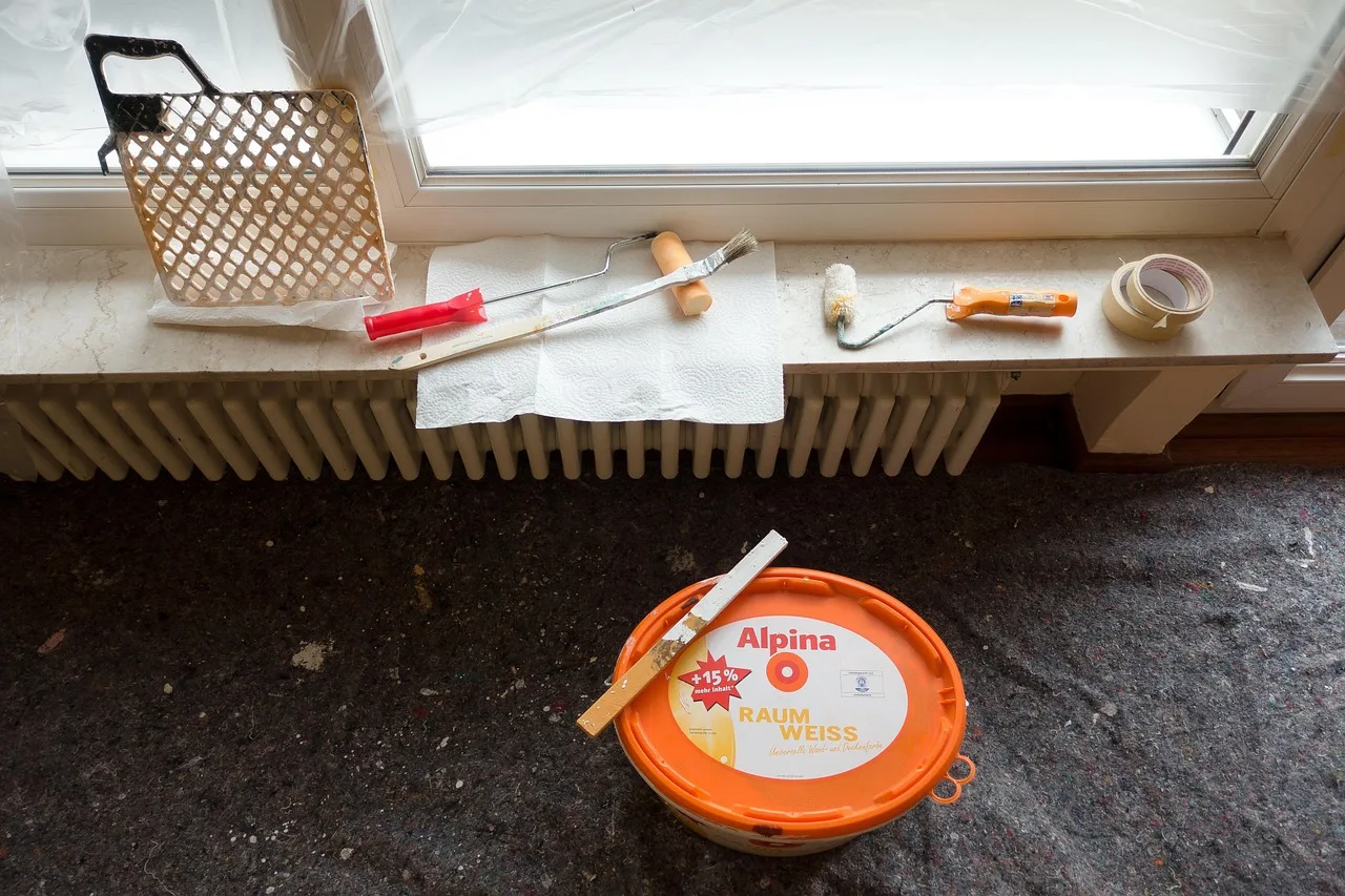 Kiedy nierówna posadzka oznacza pustki pod spodem – jak je rozpoznać